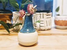 Load image into Gallery viewer, Blue and white bud vase
